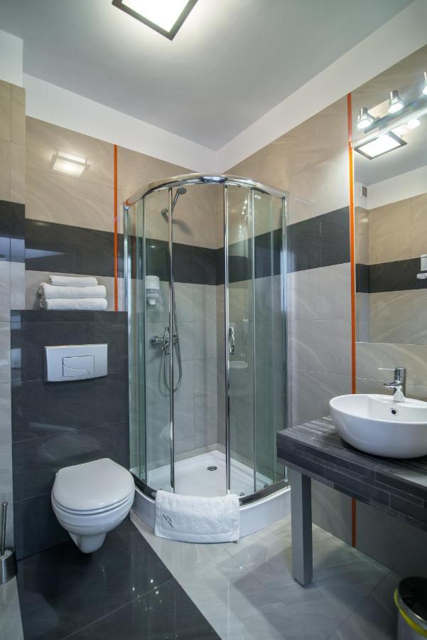 Hotel Bialy Domek Wałcz 外观 照片